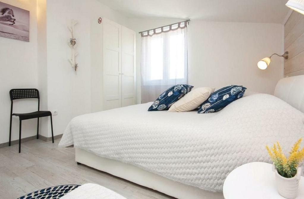 Apartmani Riva Rogoznica  Bagian luar foto