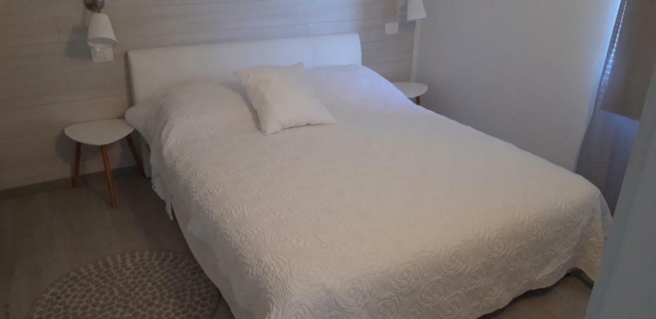 Apartmani Riva Rogoznica  Bagian luar foto