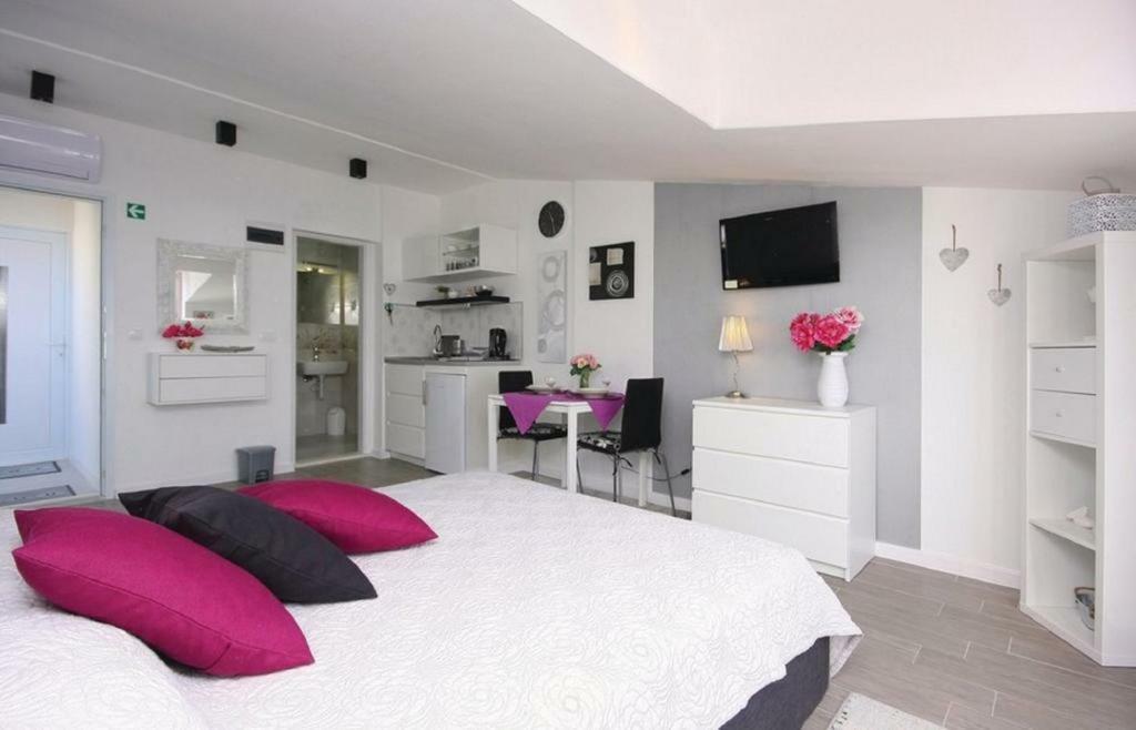 Apartmani Riva Rogoznica  Bagian luar foto