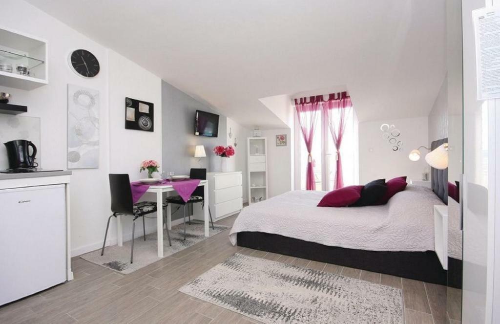 Apartmani Riva Rogoznica  Bagian luar foto