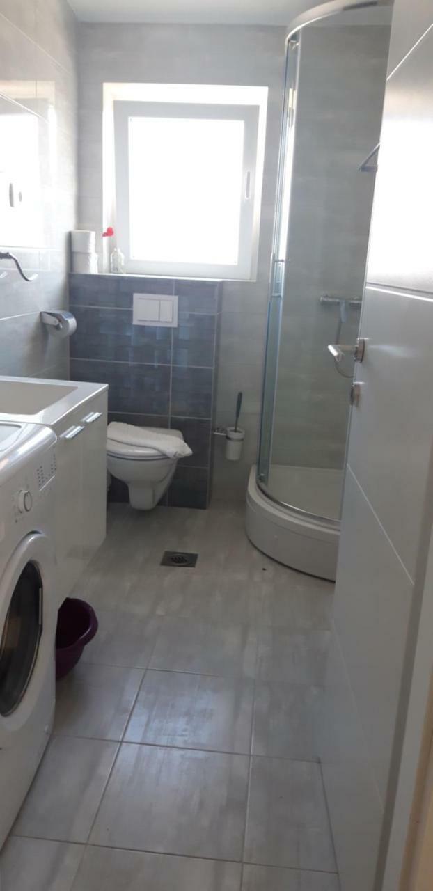 Apartmani Riva Rogoznica  Bagian luar foto