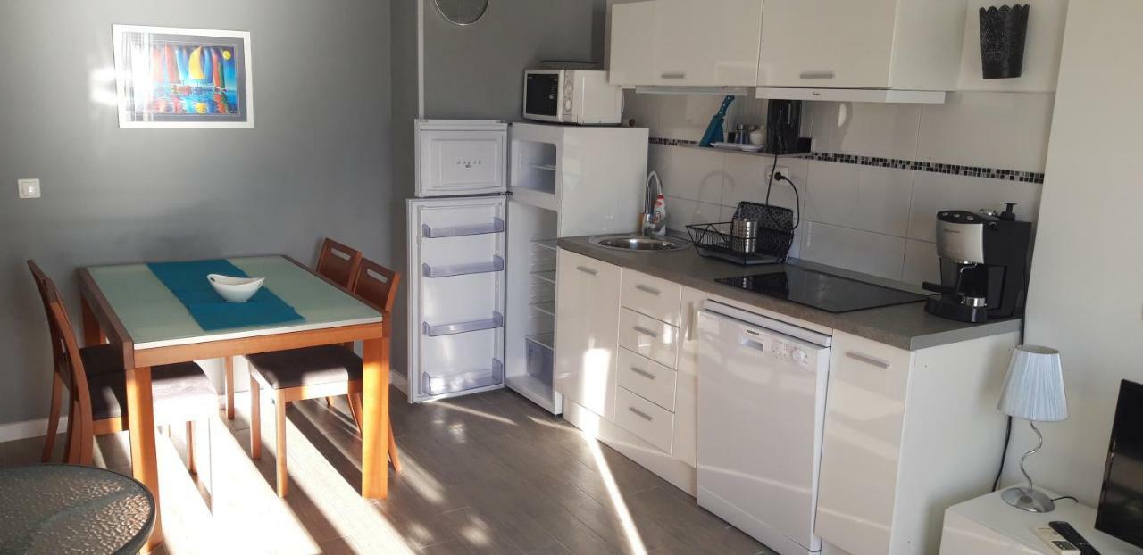 Apartmani Riva Rogoznica  Bagian luar foto