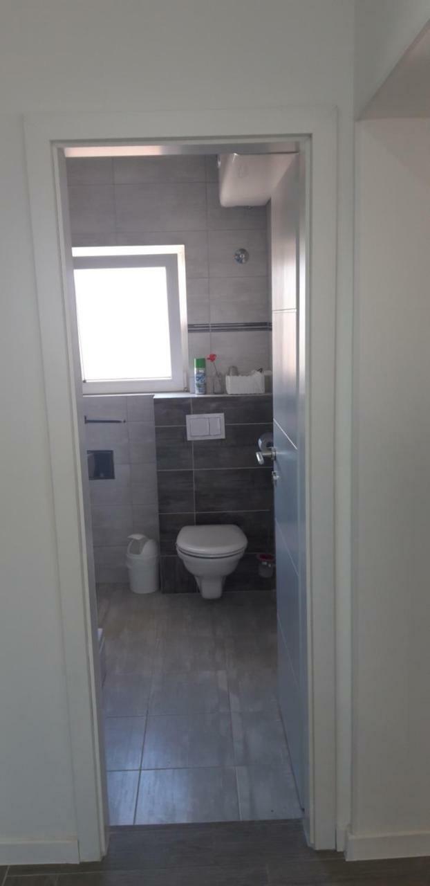 Apartmani Riva Rogoznica  Bagian luar foto